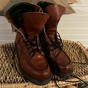 Vintage RED WING boots in seriously excellent condition.